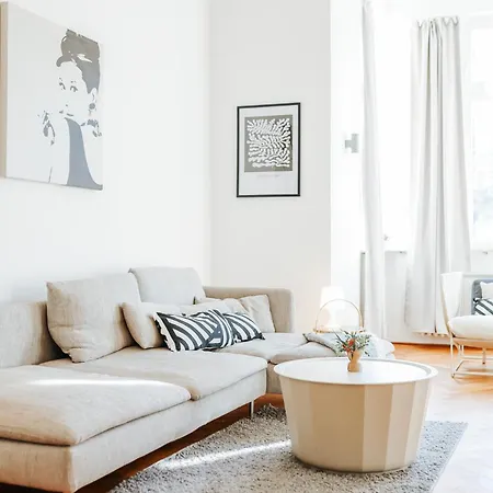 Namastay! Altbau-charme Und Komfort Im Zentrum - 3br Apartment