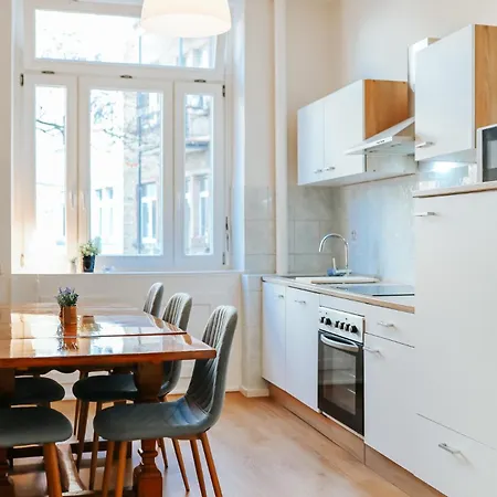 Apartment Namastay! Altbau-charme Und Komfort Im Zentrum - 3br Mannheim