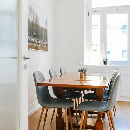 Apartment Namastay! Altbau-charme Und Komfort Im Zentrum - 3br *